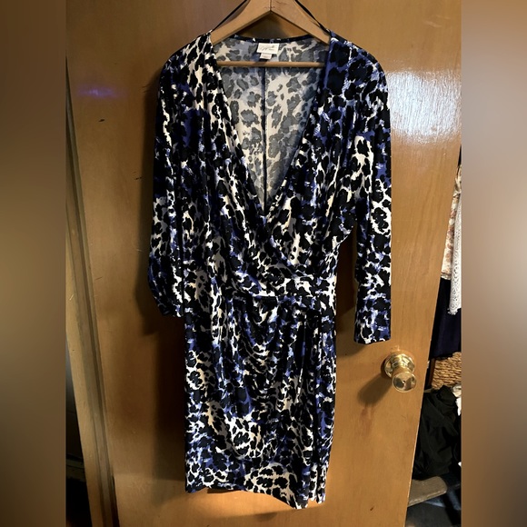 Jaclyn Smith Woman 1X faux wrap dress. 3/4 sleeves lightweight. - Picture 1 of 3